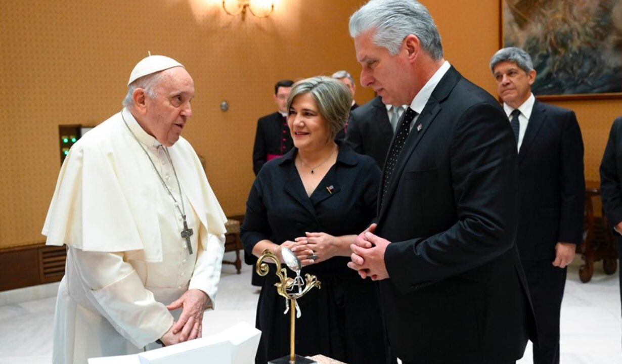 El Papa recibe en el Vaticano al presidente de Cuba, Miguel Díaz-Canel
