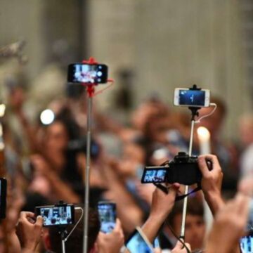 El Vaticano publica un aviso a ‘influencers cristianos’, atención con los “odiadores en las redes”