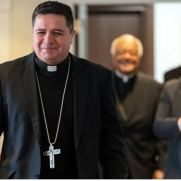 Evelio, el inmigrante ilegal salvadoreño que ahora es obispo auxiliar de Washington